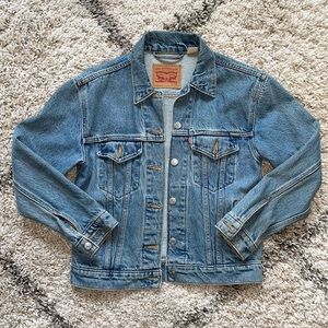 Levi’s denim jacket size XS